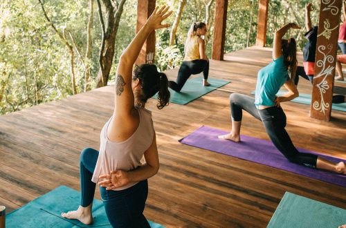 Faire du yoga au Sri Lanka