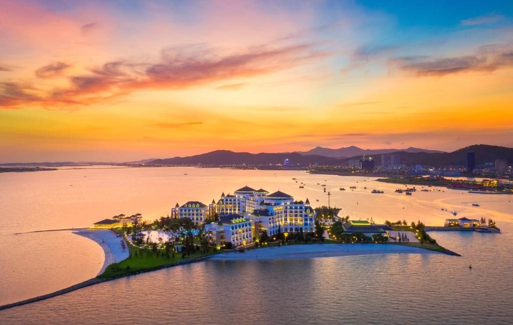 Hôtel luxueux - Séjour en baie d'Halong