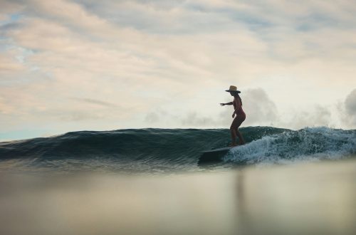 Surf  Au Vietnam : Pourquoi Da Nang est la Destination Incontournable pour le Surf