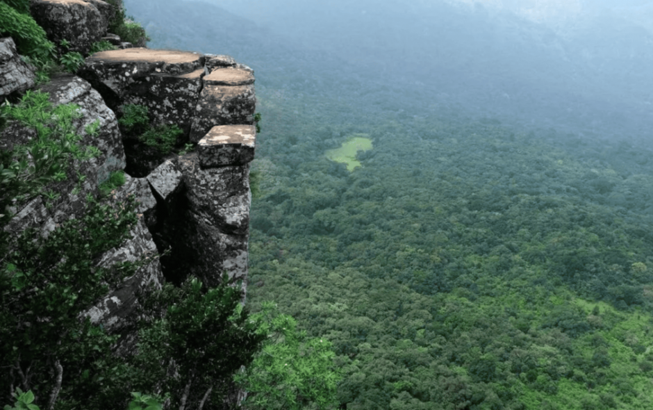 Knuckles Mountains